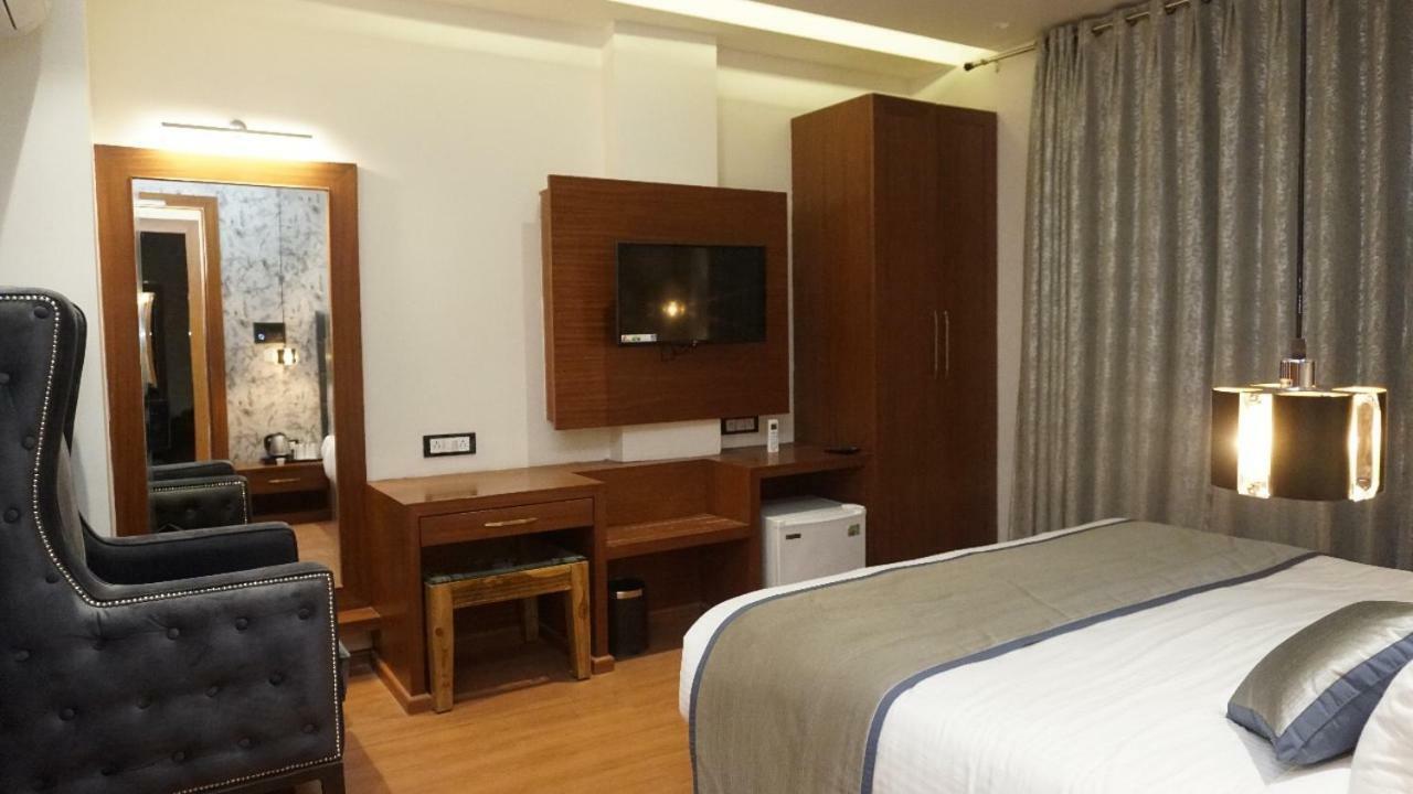 Cennet The Boutique Hotel Prayagraj Esterno foto